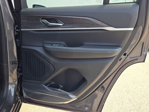 New 2025 Jeep Grand Cherokee Limited image 13