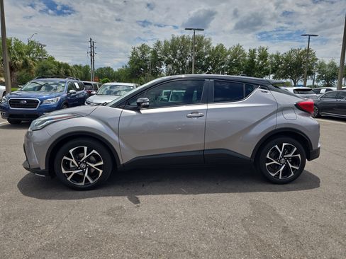 Used 2020 Toyota C-HR XLE FWD image 5