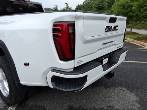 Used 2025 GMC Sierra 3500 Denali Ultimate AWD/4WD image 15