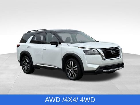 Used 2025 Nissan Pathfinder Platinum AWD/4WD image 13