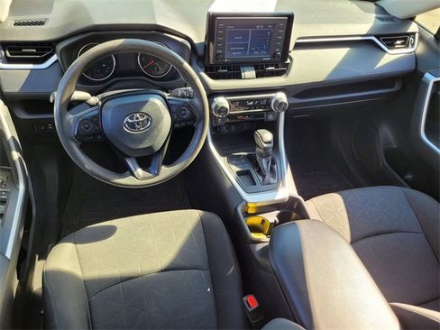Used 2021 Toyota RAV4 XLE image 7