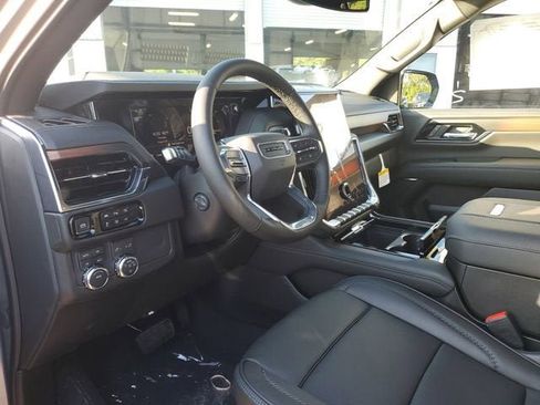 New 2025 GMC Yukon XL Denali image 20