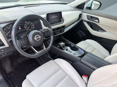 Used 2023 Nissan Rogue SV w/ SV Premium B Package FWD image 4