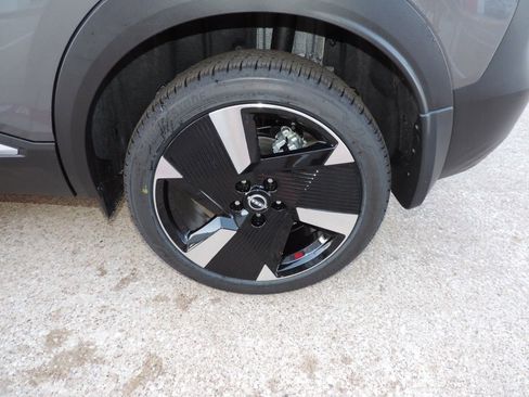 New 2026 Nissan Kicks SR image 10