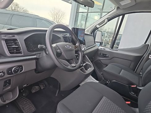 Used 2023 Ford Transit 350 XLT image 34