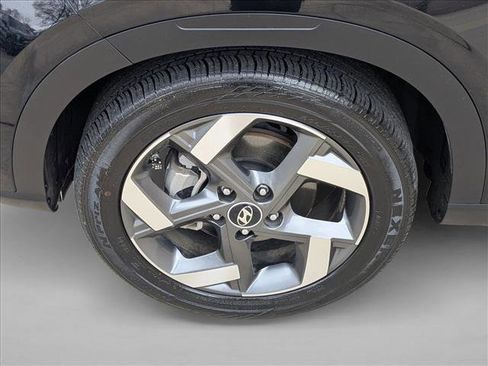 Used 2024 Hyundai Venue SEL image 21