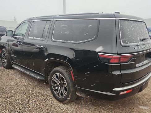 Used 2024 Jeep Wagoneer L Series II w/ Flexible Seating Group image 8