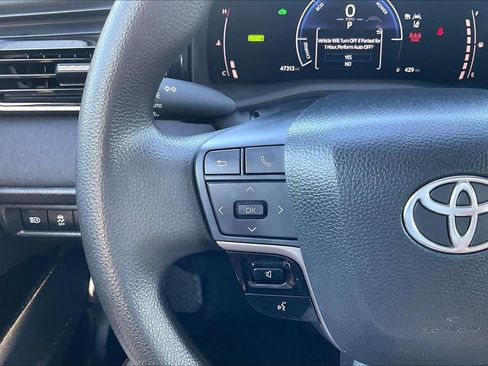Used 2025 Toyota Camry LE FWD image 23