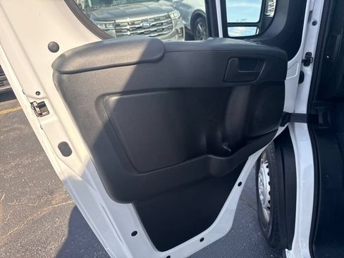 Used 2025 RAM ProMaster 2500 w/ U-Haul Equipment Group FWD image 29