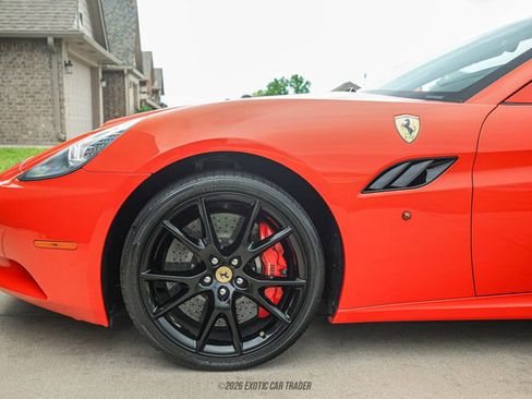 Used 2012 Ferrari California image 4