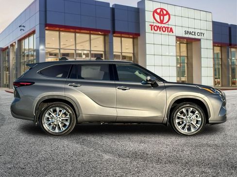 New 2026 Toyota Highlander Limited AWD/4WD image 7