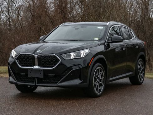 Used 2025 BMW X2 xDrive28i w/ Premium Package image 1
