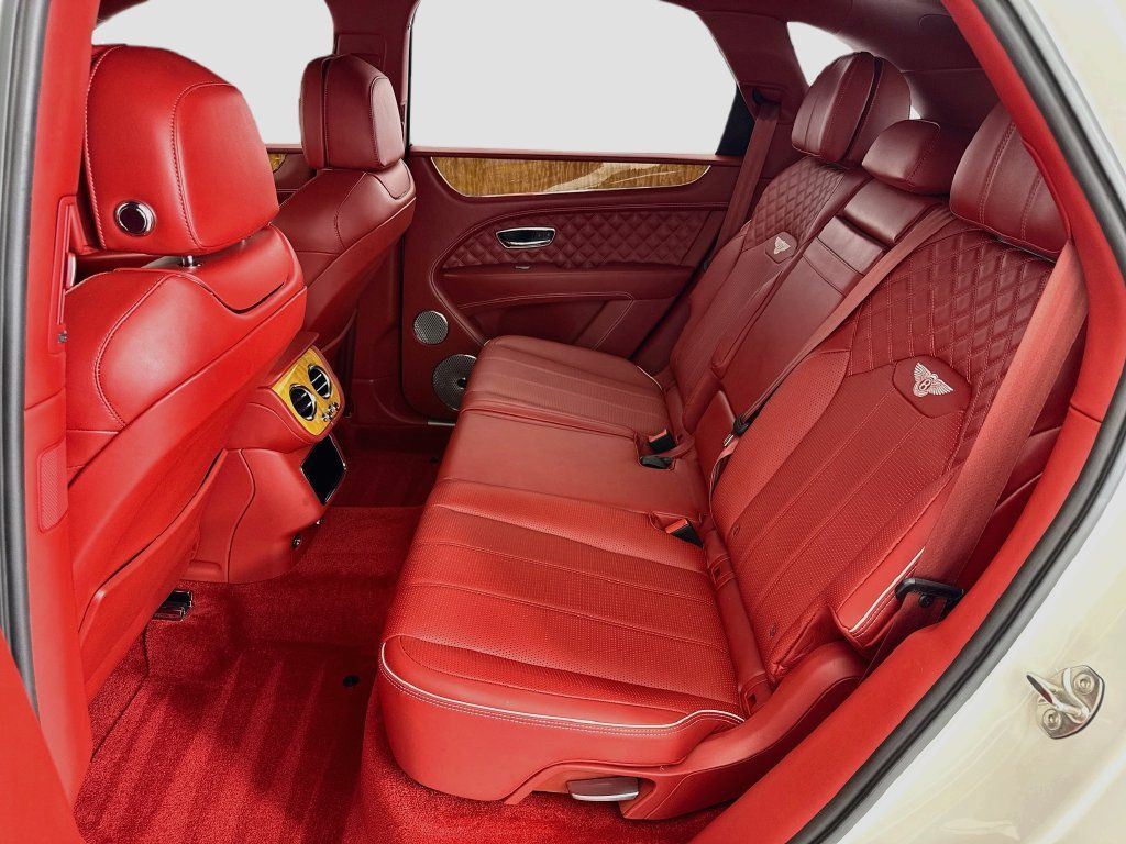 Certified 2022 Bentley Bentayga AWD/4WD image 20