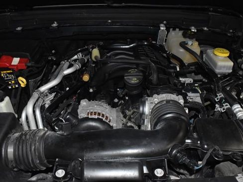 Used 2022 Jeep Wrangler Unlimited Sahara w/ Cold Weather Group image 10