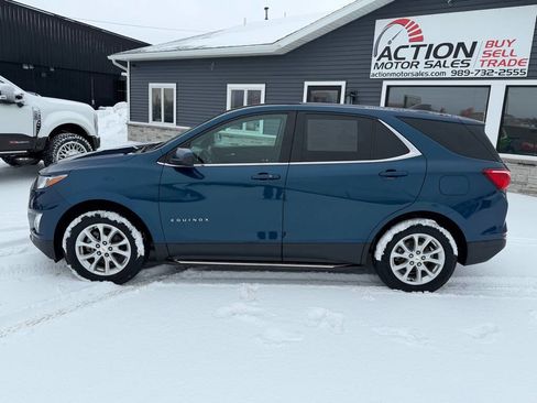 Used 2021 Chevrolet Equinox LT image 2