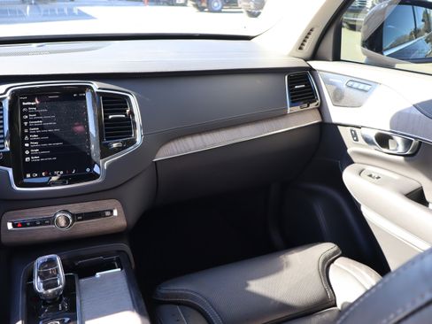Used 2023 Volvo XC90 B6 Ultimate w/ Protection Package Premier image 13
