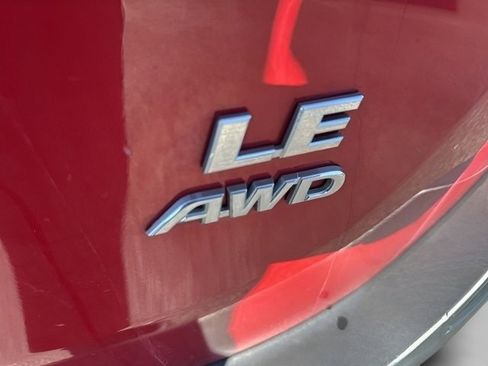 Used 2015 Toyota RAV4 LE AWD/4WD image 11