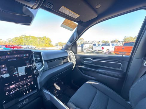 Certified 2025 RAM 1500 Big Horn image 28