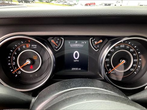 Used 2022 Jeep Gladiator Sport AWD/4WD image 13