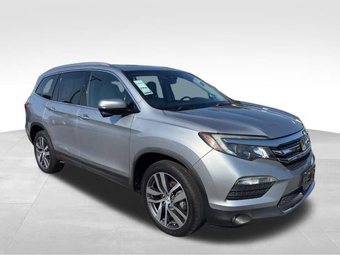 Used 2017 Honda Pilot Touring image 7