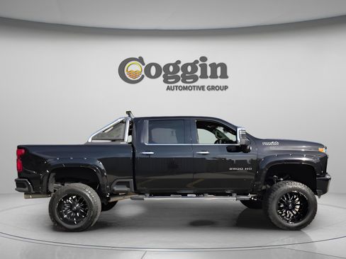 Used 2023 Chevrolet Silverado 2500 High Country w/ Z71 Off-Road Package AWD/4WD image 6