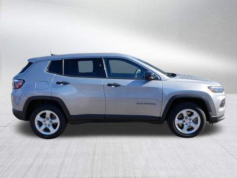 Used 2023 Jeep Compass Sport image 8