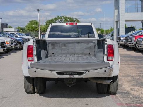Used 2014 RAM 3500 Tradesman w/ Chrome Appearance Group AWD/4WD image 10
