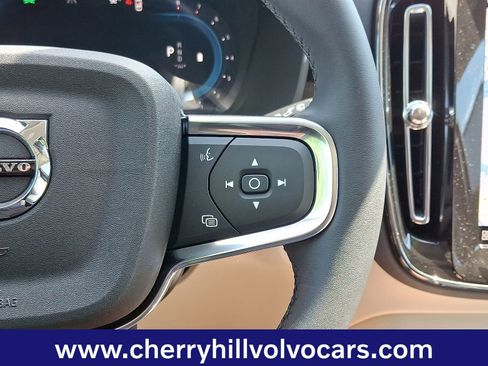 Certified 2025 Volvo XC40 B5 Ultra w/ Protection Package Premier image 21