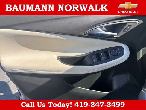 Used 2023 Buick Encore GX Preferred w/ Cold Weather Comfort Package FWD image 10
