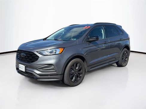 Used 2022 Ford Edge SE w/ Black Appearance Package image 3