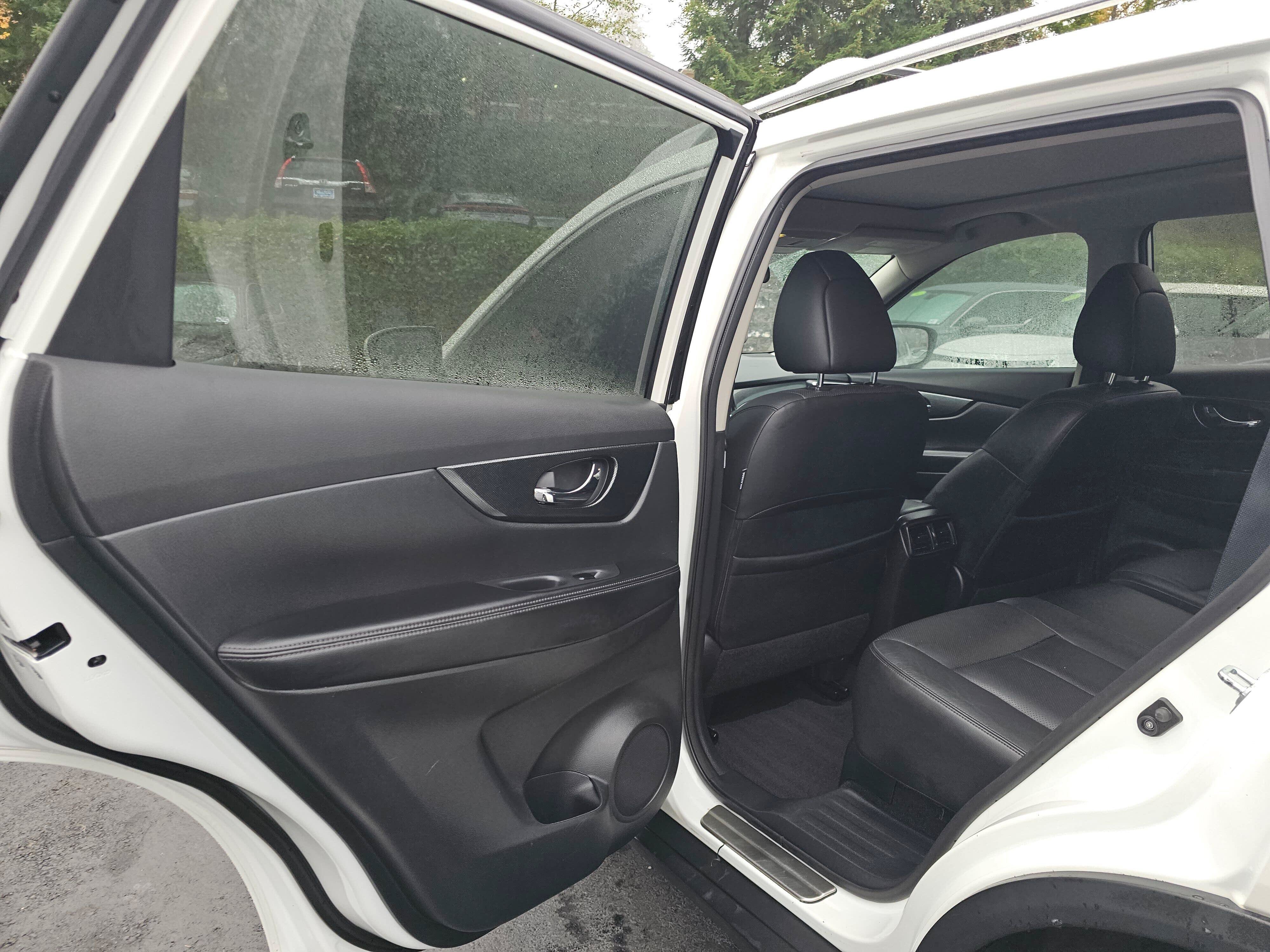 Used 2015 Nissan Rogue SL w/ SL Premium Package AWD/4WD image 19