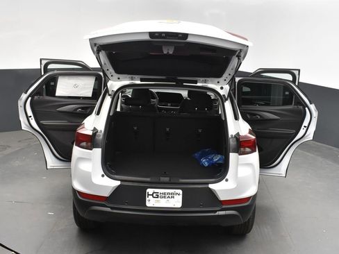 Used 2025 Chevrolet TrailBlazer LS w/ LS Convenience Package FWD image 49