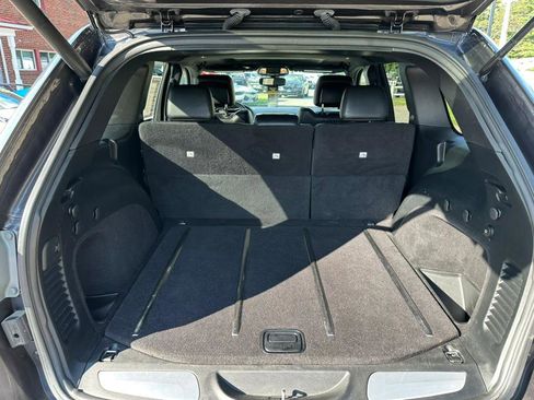 Used 2017 Jeep Grand Cherokee Limited image 27