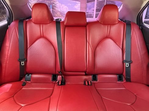 Used 2018 Toyota Camry SE w/ Convenience Package FWD image 41