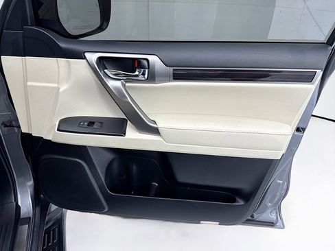 Used 2022 Lexus GX 460 Luxury w/ Accessory Package AWD/4WD image 25