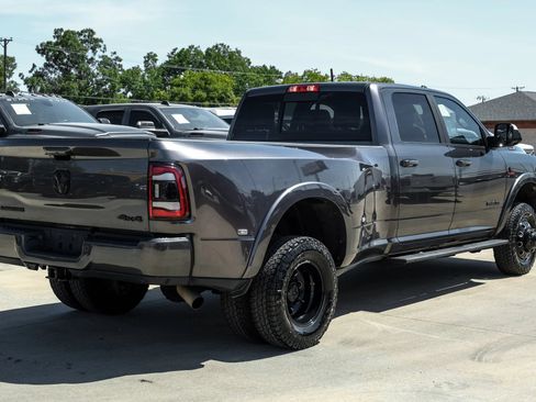 Used 2022 RAM 3500 Laramie w/ Night Edition AWD/4WD image 9