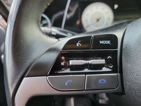 Certified 2022 Hyundai Elantra SEL w/ Convenience + Premium Package image 7