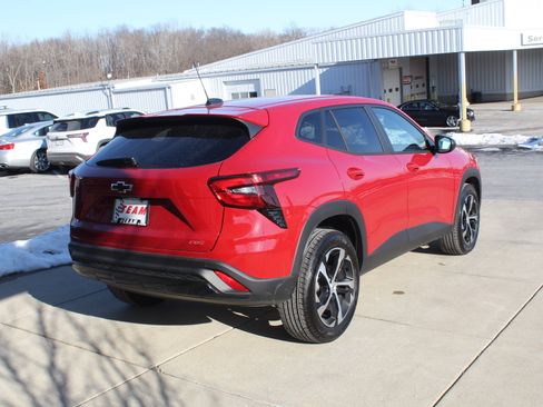 New 2026 Chevrolet Trax RS image 4