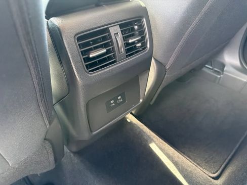Used 2021 Nissan Rogue SV FWD image 23