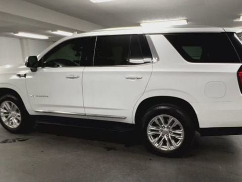 Certified 2022 GMC Yukon SLT w/ SLT Premium Package AWD/4WD image 6
