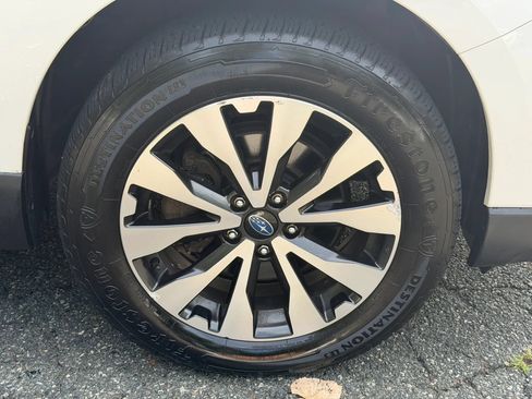 Used 2015 Subaru Outback 3.6R Limited AWD/4WD image 12