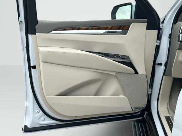 Used 2026 Cadillac Escalade ESV Platinum Sport w/ LPO, ONYX Package AWD/4WD image 13