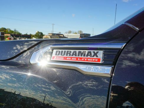 Used 2023 GMC Sierra 3500 Denali w/ Denali Ultimate Package image 3