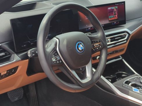 Used 2023 BMW i4 eDrive35 RWD image 18