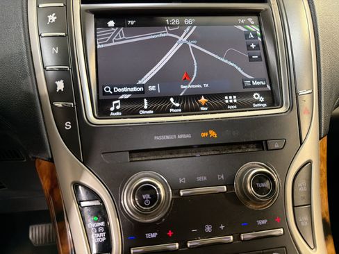 Used 2018 Lincoln MKX Reserve image 19