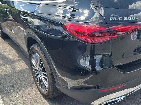 Used 2024 Mercedes-Benz GLC 300 4MATIC image 4