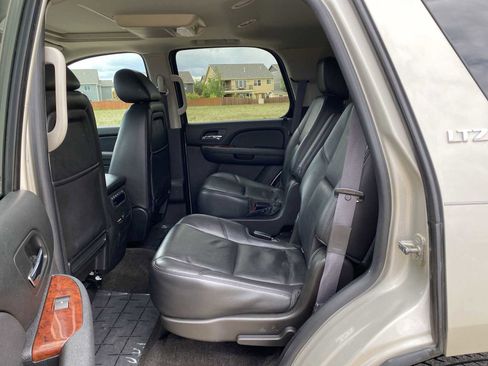 Used 2014 Chevrolet Tahoe LTZ AWD/4WD image 36