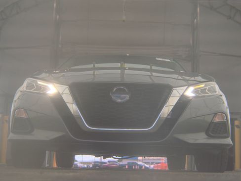 Used 2019 Nissan Altima 2.5 SR w/ SR Premium Package AWD/4WD image 4