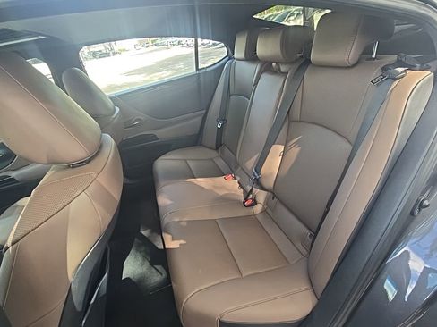 Used 2023 Lexus ES 350 w/ Accessory Package (Z2) image 25