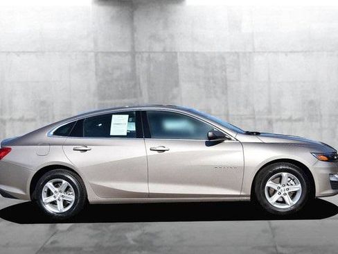 Used 2024 Chevrolet Malibu LT image 5